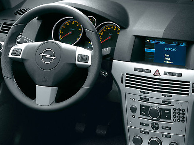 Opel Astra Family Sedan: 10 фото