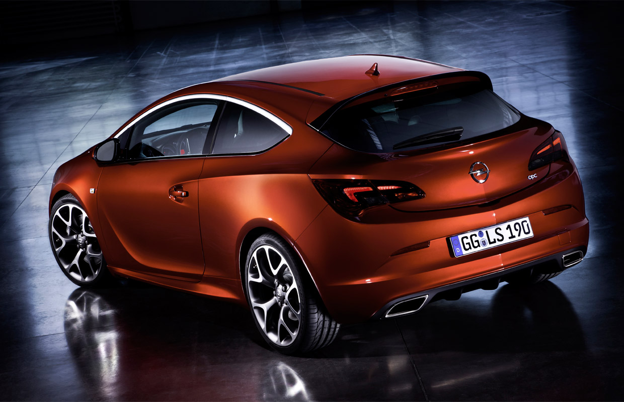 Opel Astra GTC: 6 фото