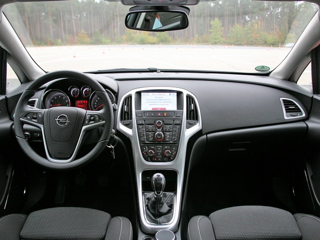 Opel Astra GTC - 640 x 480, 10 из 16
