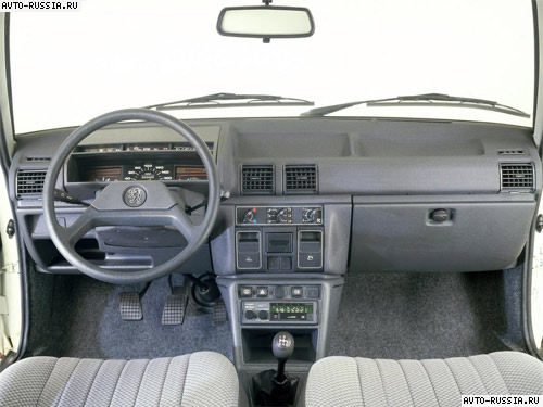 Peugeot 305: 02 фото