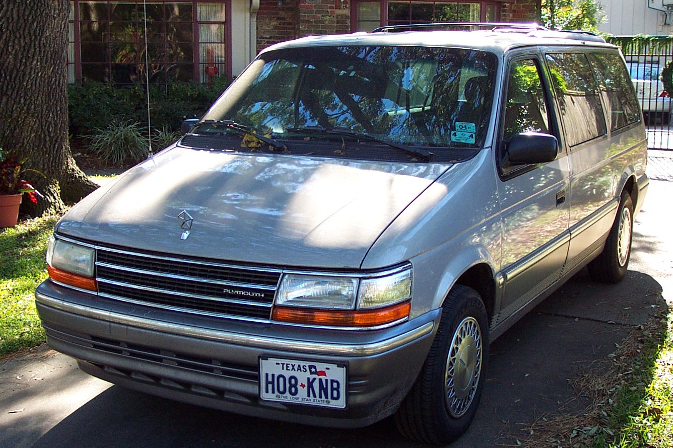 Plymouth Voyager: 10 фото