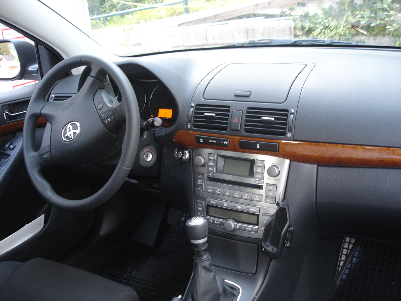 Toyota Avensis II: 2 фото