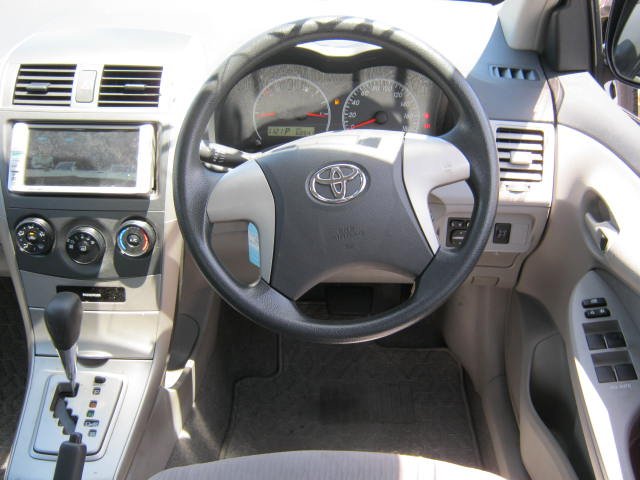 Toyota Corolla Axio: 12 фото