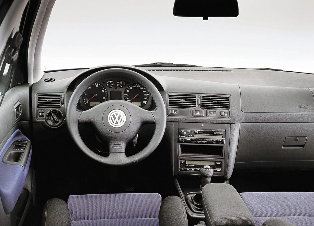 Volkswagen Golf IV: 10 фото