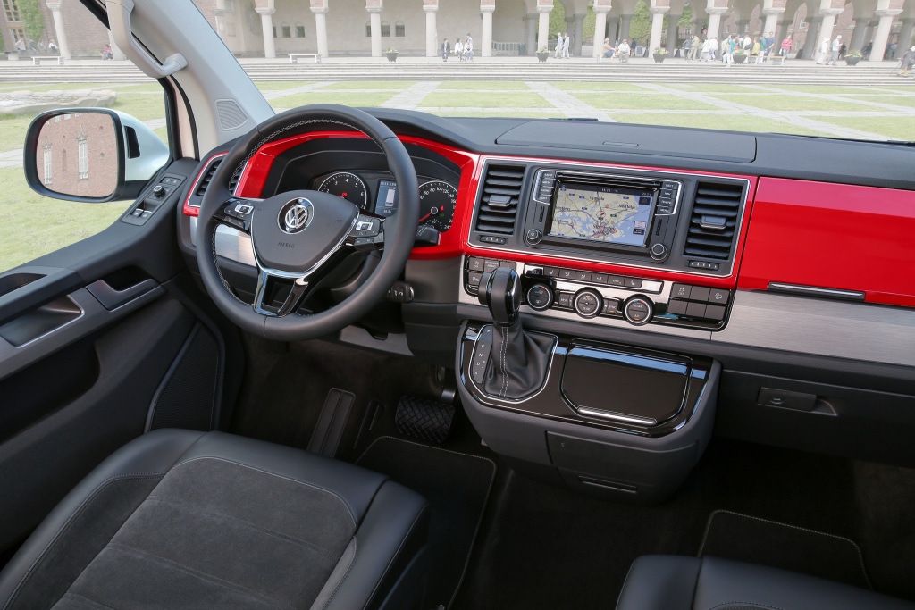 Volkswagen Multivan 2015: 12 фото
