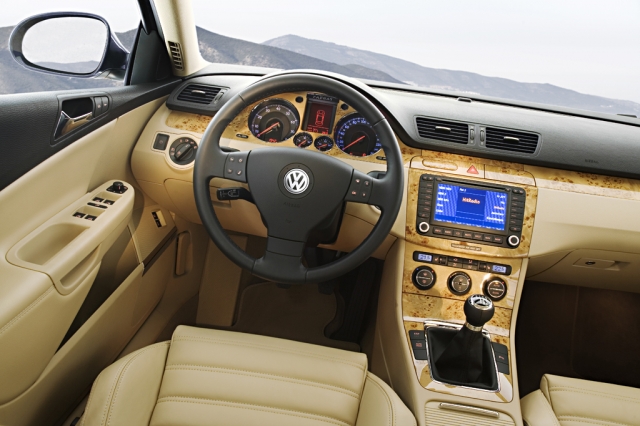 Volkswagen Passat Variant: 8 фото