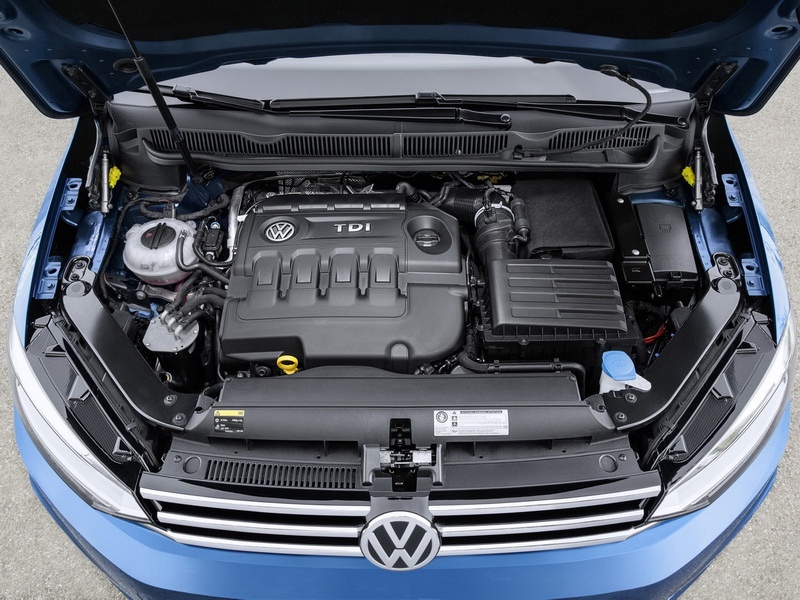 Volkswagen Touran 2016: 08 фото